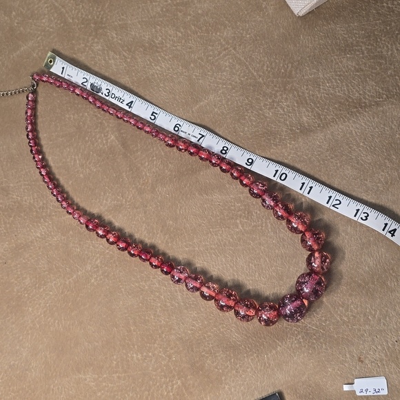 ~Stunning! New 70's Plastic Lucite Chunky Purple Necklace - Picture 5 of 8